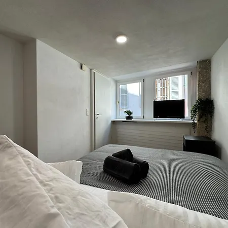 Appartement Au Rez-De-Chaussee En Vieille Ville De Pruntrut Exterior foto